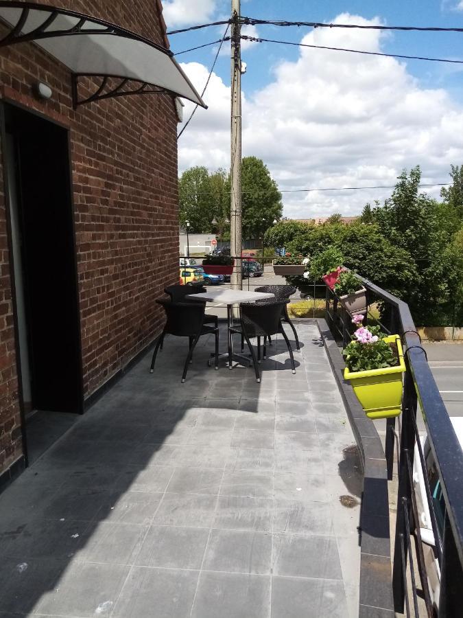 Duplex Agreable Et Spacieux 3 Chb Dont 1 Communicante Vendeville Exteriör bild
