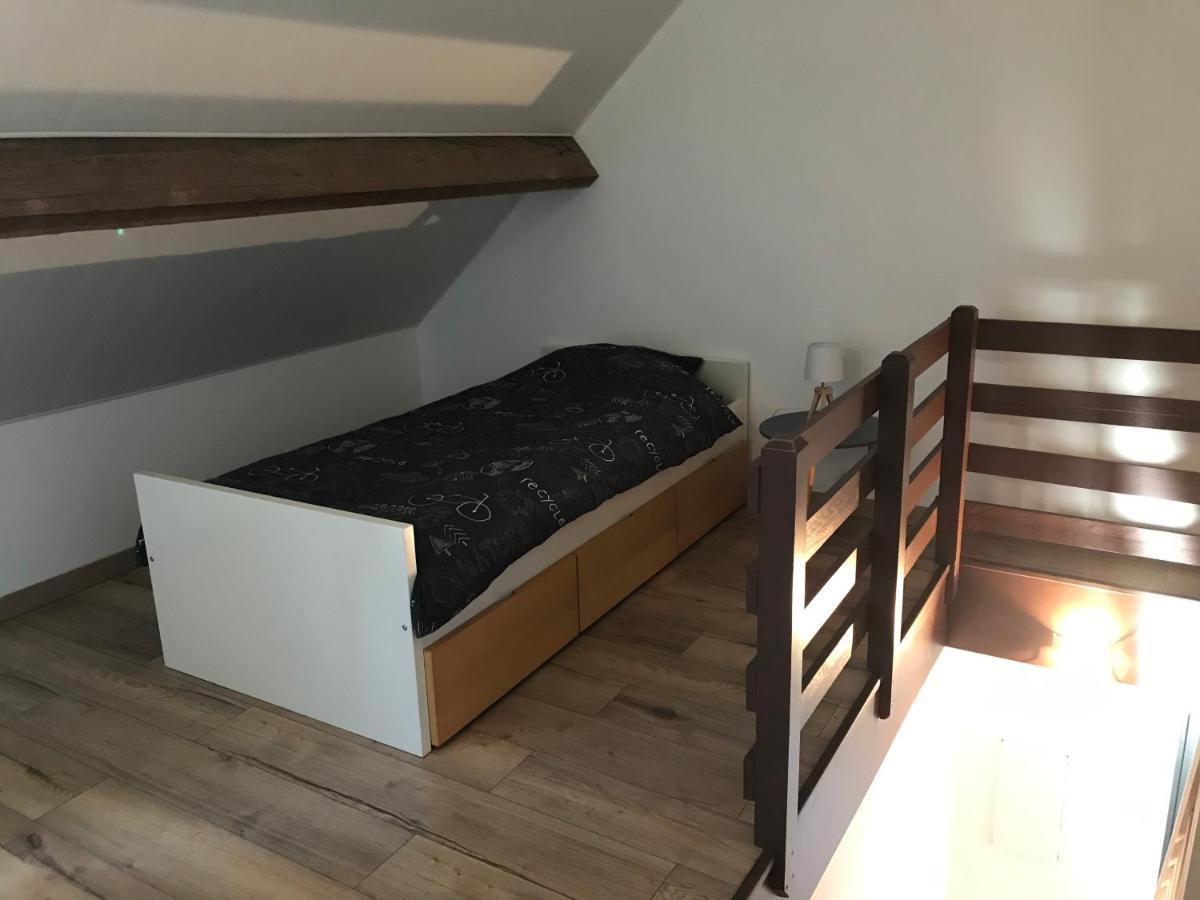 Duplex Agreable Et Spacieux 3 Chb Dont 1 Communicante Vendeville Exteriör bild